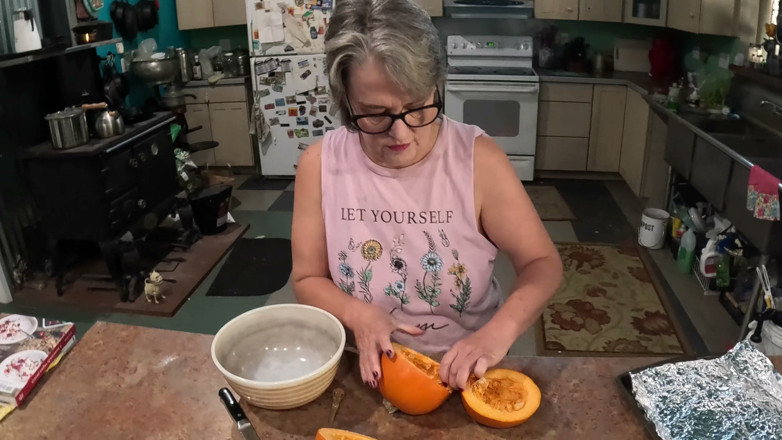 Homesteadmama: Cheryl ทําอาหารพายฟักทอง