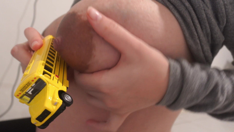 AmayaMori: 작은 학교를 먹고 싶어하는 자이언트 새엄마