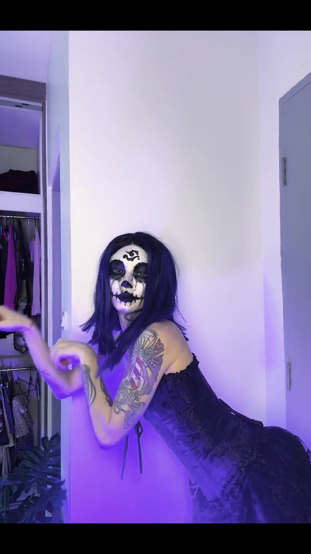 Sexy or Cringe? (Karneli Bandi)