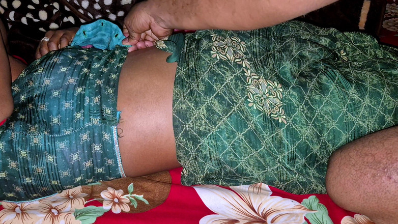 ExcitedWomen: Одна ночь с индийскими женщинами дези и возбужденным мужем дези