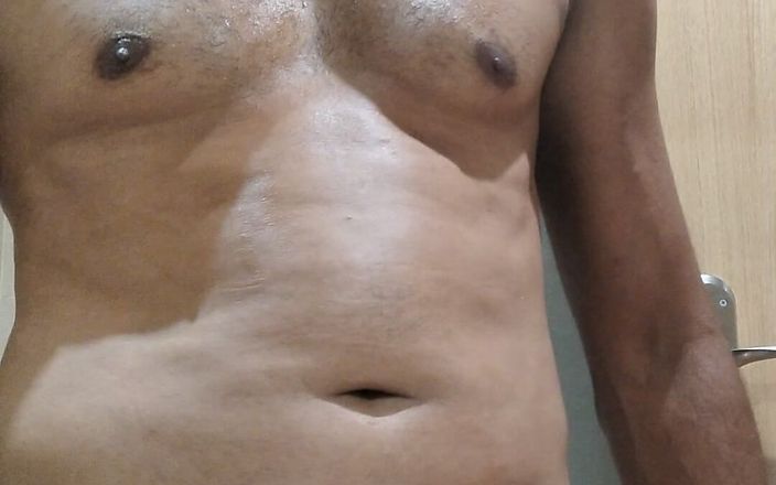 Boy top Amador: Перед ванною з великою кількістю напруги