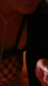 Regina fierbinte vrea sex oral