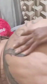 BBW bruna che eiacula mentre scopa BBC