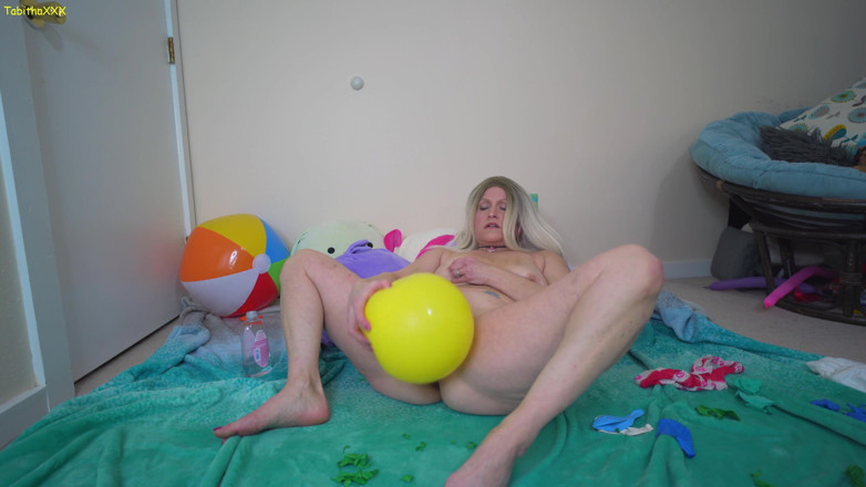 TabithaXXX: Baloane b2p și masturbare