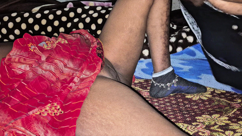 ExcitedWomen: Indická desi nevlastní sestra má sex v ložnici o půlnoci