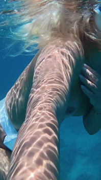 Grande Rabo Da Beleza Kayci Kaylani Nua Debaixo D'água Mergulho E Masturbação