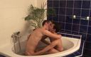 Bareback Boy Bangers Orange Media: Vídeo exclusivo Bareback: Quente Bruno chupa pau do namorado na...