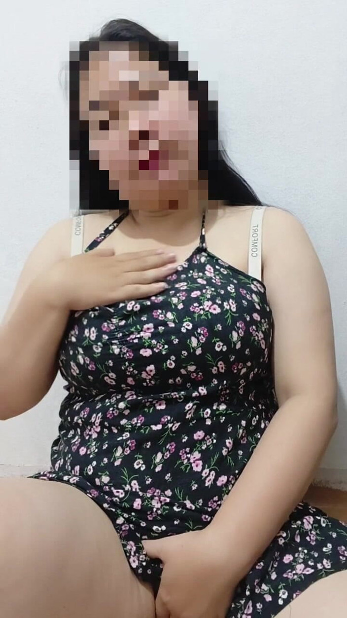 Vaginabig88: Vacker kanarieflicka sexig och förförisk