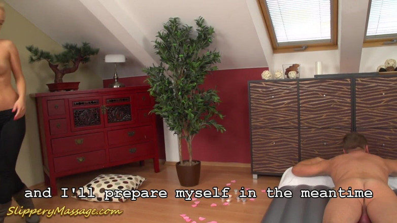 Slippery massage: скользкий массаж с Carla Cox