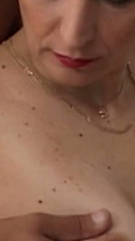 यहां तक कि एक milf(चोदने लायक मम्मी) जानती है कि बड़े काले लंड का इस दुनिया में कोई मुकाबला नहीं है और वह तरसती है