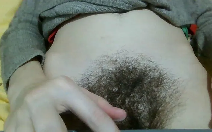 BW_Dolphin: Hairy Pussy Aside, Girl Is Showing Her Hair to Her...