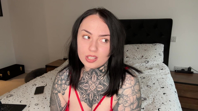 Miss Valentina: Za mały