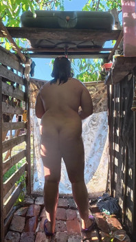 Outdoor Shower Couple