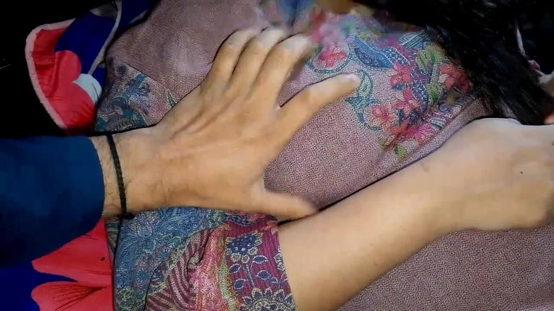 RedQueenRQ: Hermanastra dijo cómo su marido la folla en la primera...