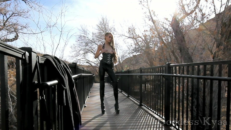 Kyaa Chimera: Park Path Photoshoot Bts