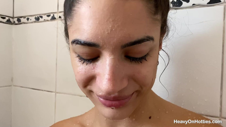 Heavy on Hotties: Kongkek dubur remaja Perancis Candie Luciani