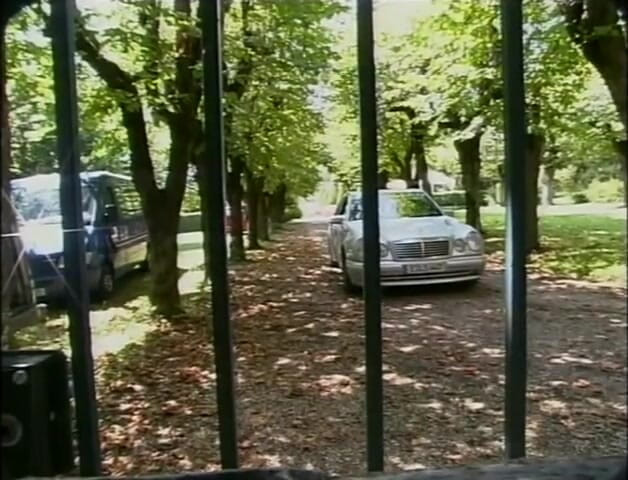 Vintage megastore: Ung skönhet vild anal trekant gjutning.