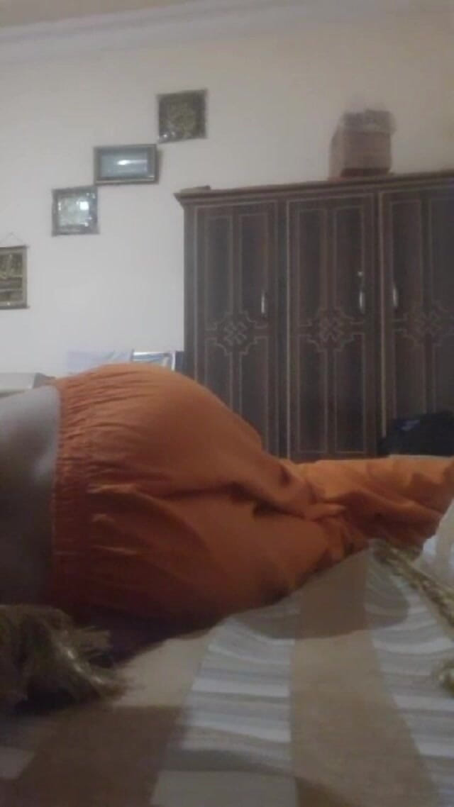 Sapnashah007: Pakistanisches Pathanisches Mädchen in Orange Shalwar Zeigt Ihren Arsch