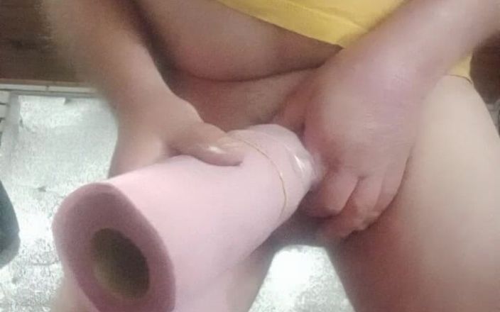 rastyo75: 콘돔으로 부엌 수건을 따먹어