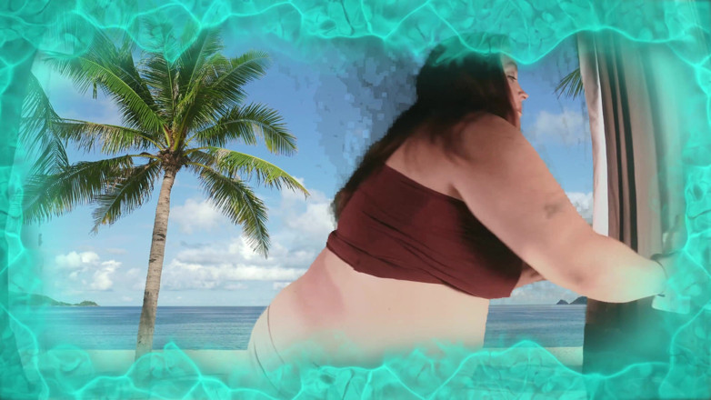 SexyNEBBW: Opálená velká kráska na pláži
