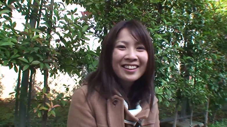Asian Mature Climax: Härlig asiatisk brunett leksaker hennes fitta och knullas