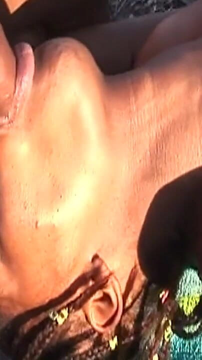 Bangora sluts: Duas milfs africanas insaciáveis drenam dois paus duros