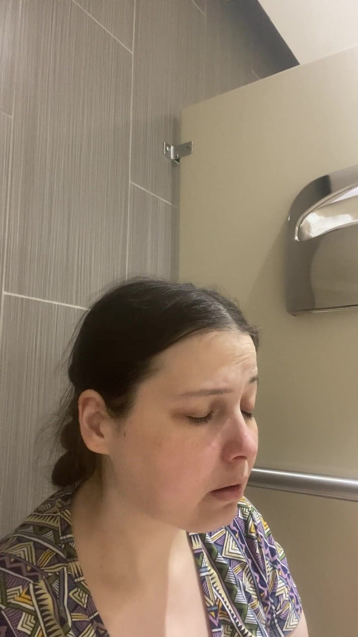 MissChrystalline: Orgasm in the Bathroom Stall