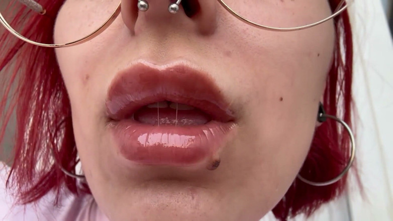lanalovacutie: Курение с Lipgloss крупным планом