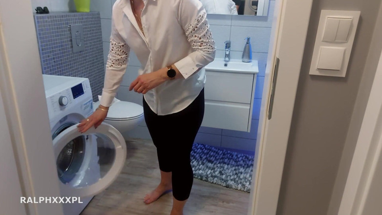 RalphXXXpl: 세탁기에 갇힌 주부와 배관공이 그녀를 따먹어