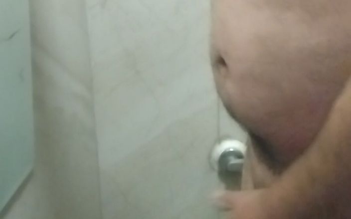 Masculer Turk Man: Mužský turecký medvěd stříká v kancelářské koupelně