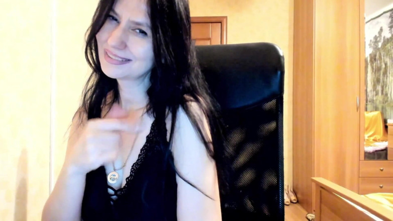 ANGELA_LADY: Ditelanjangi disetubuhi berpakaian
