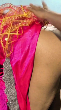 Holi especial, la estrella porno de Bangladesi Soma hace mamada, perrito y follando duro estilo misionero