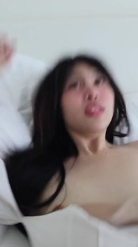 Ladyboystar - Gini - ich laufe einem thailändischen ladyboy hinterher, der fotos zustimmt