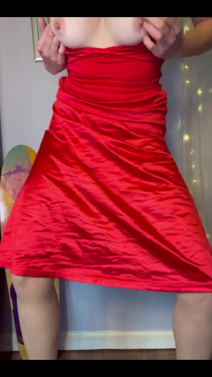 Suzy Wylde: Berdiri di rumah memancut mani