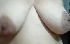 Büyük götüm çömelme yapıyor
