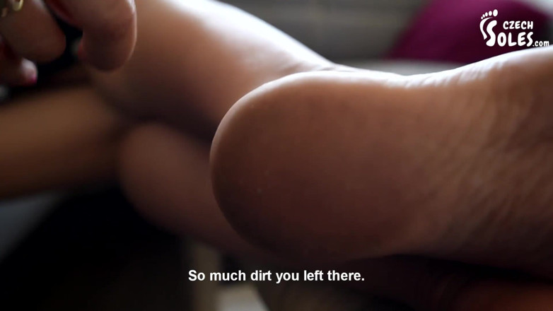 Czech Soles - foot fetish content: Облизати її брудні ноги чистими