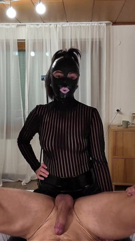 Making My Boyfriend Take My Strap-on Like a Good Boy