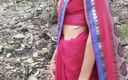 Graju1244: Una chica india caminaba sola en el bosque de un...