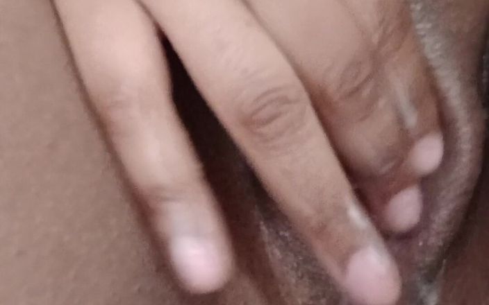 Biatch79: Mich selbst fingern mit vaseline