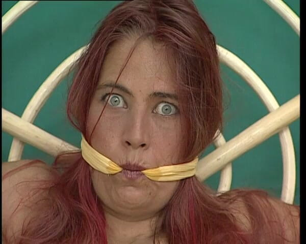 YOUR FIRST PORN: Rothaarige jacky mit buschige fotze liebt bondage - memek becek jacky...