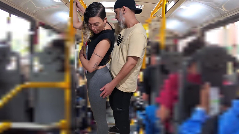 Gabi SweetCouplesStories: Шлюховатая студентка получает камшот в автобусе