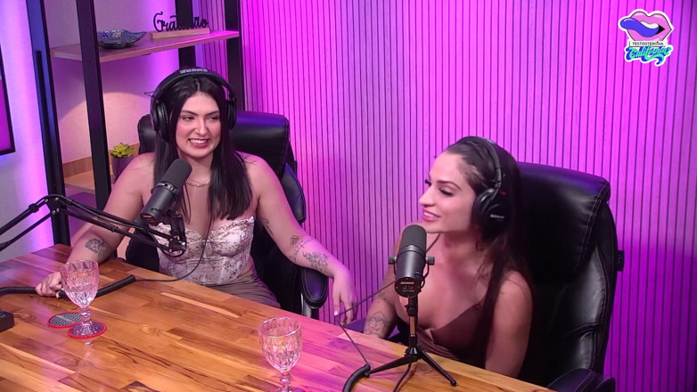 California TV: Linda Grandota Y Sus Novias En Un Puta Hablando Sucio