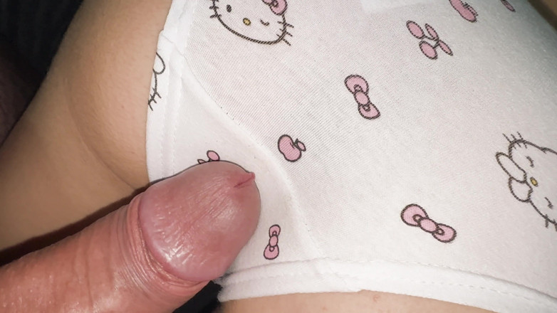 Emily 18: เสียความบริสุทธิ์ทางตูดของฉัน - ลูกพี่ลูกน้องชายของฉันแหกตูดแน่น ๆ ของฉันครั้งแรก – ฉันเปลือยฟรี