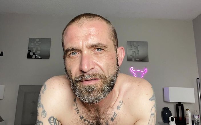Bradley K Savage: 아빠는 특별한 소녀를 위해 무언가를 구해주셨어