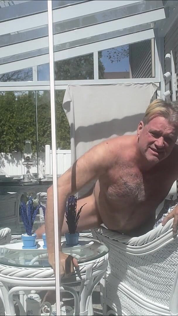 Hunk Stepdaddy Bear Naked Sunbathing in the Veranda 4 (Dom rod) Hunk Stepdaddy Bear Naked Sunbathing in the Veranda 4 (Dom rod)