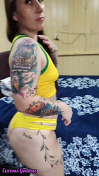Fethis piede miLF brasiliana con culo grosso tette piccole