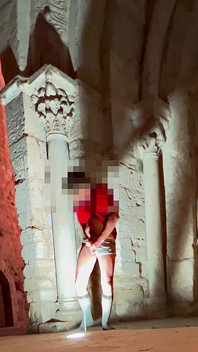 Eiaculazione Molto Rischiosa E Immensa in Un Luogo Molto Pubblico