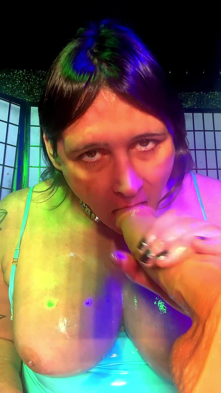 Cali Fauna: Naolejované N milující honění a kouření