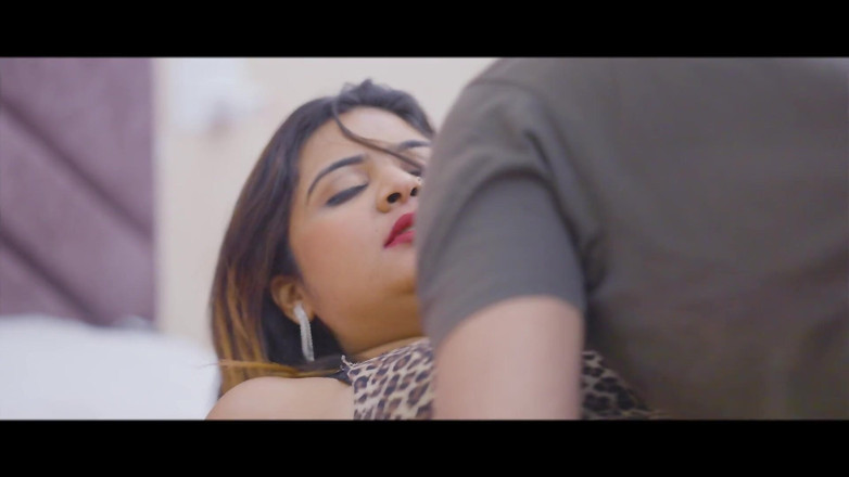 Triflicks: Una bhabhi assetata