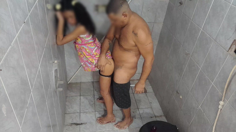 Bebes vagabundas: Stepdaughter with a Beautiful and Large Butt Thanks Her Stepdad...